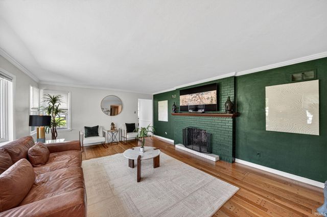 523 W 16th Street, Mishawaka, IN 46544