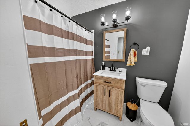 523 W 16th Street, Mishawaka, IN 46544