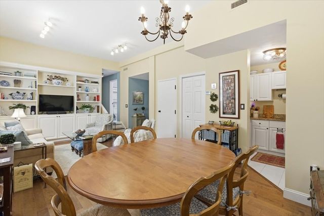 65 Glen Rd H1, Brookline, MA 02445