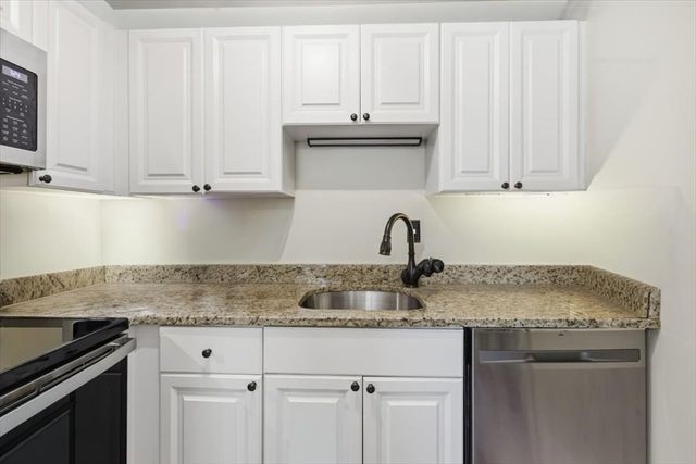 65 Glen Rd H1, Brookline, MA 02445
