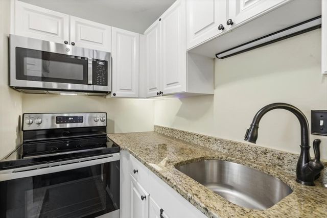 65 Glen Rd H1, Brookline, MA 02445