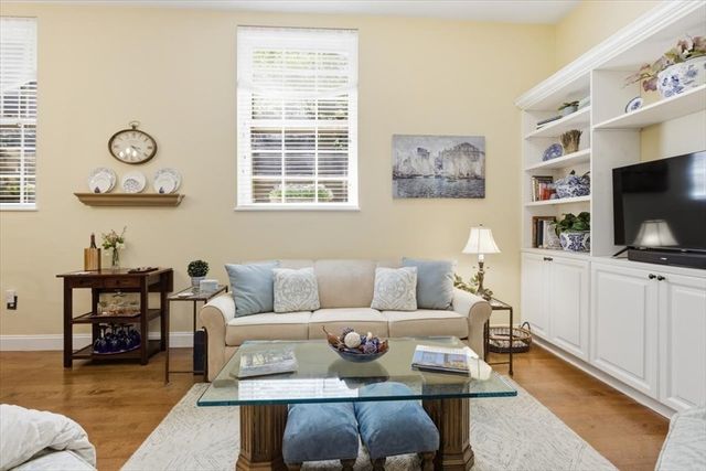 65 Glen Rd H1, Brookline, MA 02445