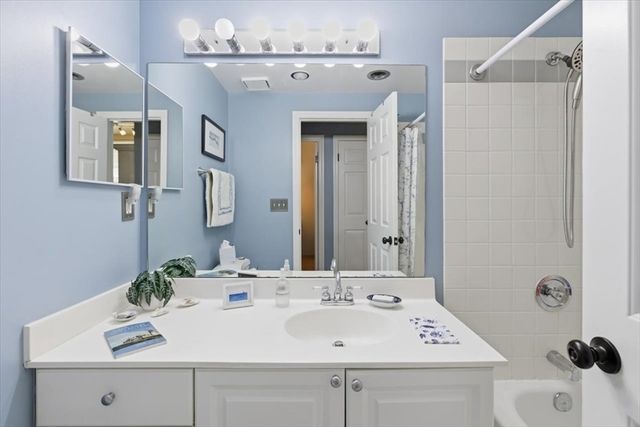 65 Glen Rd H1, Brookline, MA 02445