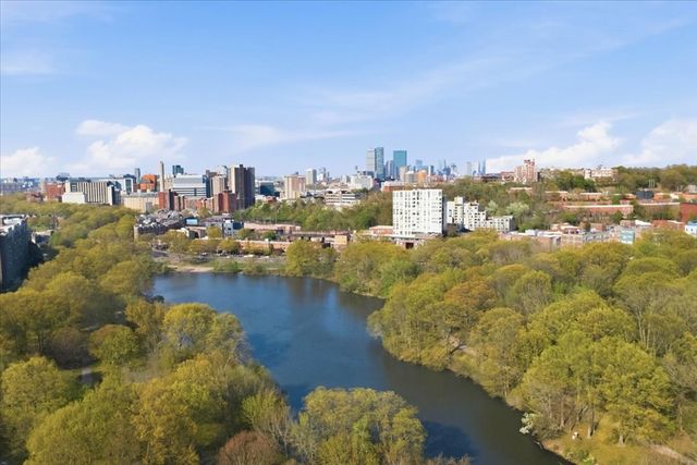 65 Glen Rd H1, Brookline, MA 02445