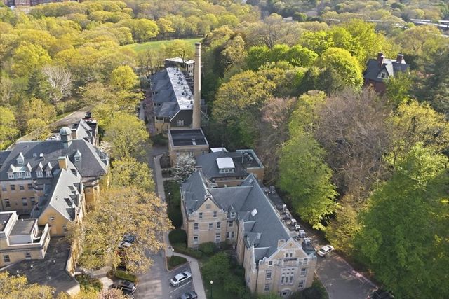 65 Glen Rd H1, Brookline, MA 02445