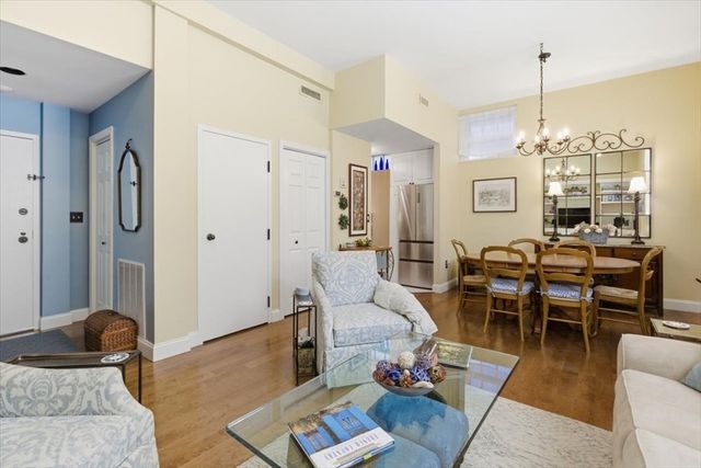 65 Glen Rd H1, Brookline, MA 02445