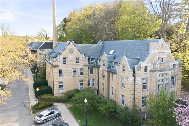 65 Glen Rd H1, Brookline, MA 02445