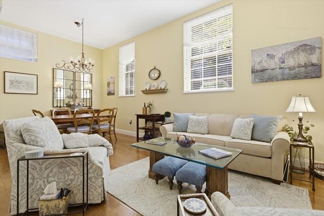 65 Glen Rd H1, Brookline, MA 02445
