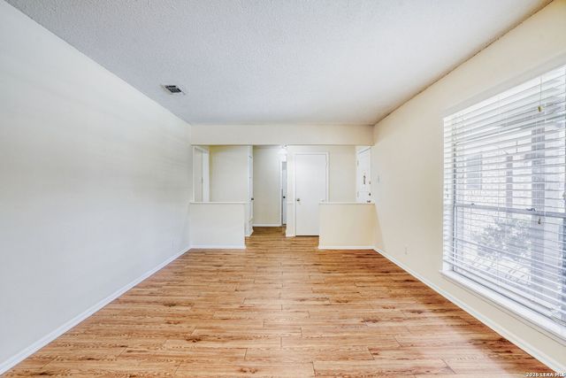 103 Da Gama, Universal City, TX 78148