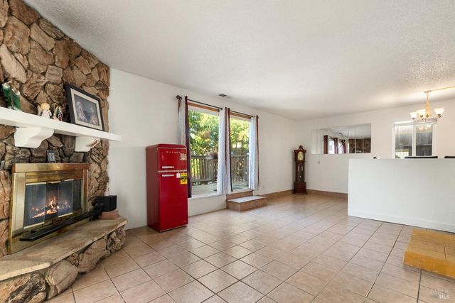 240 W Carolyn Dr, American Canyon, CA 94503