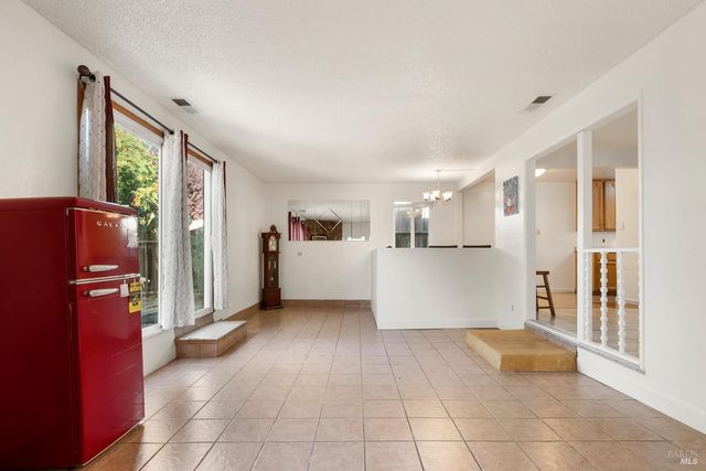 240 W Carolyn Dr, American Canyon, CA 94503