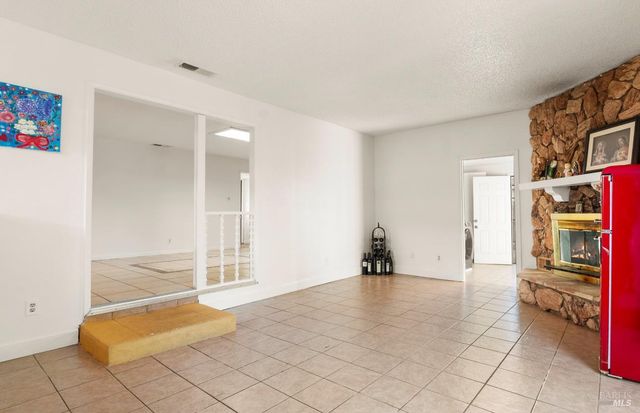 240 W Carolyn Dr, American Canyon, CA 94503