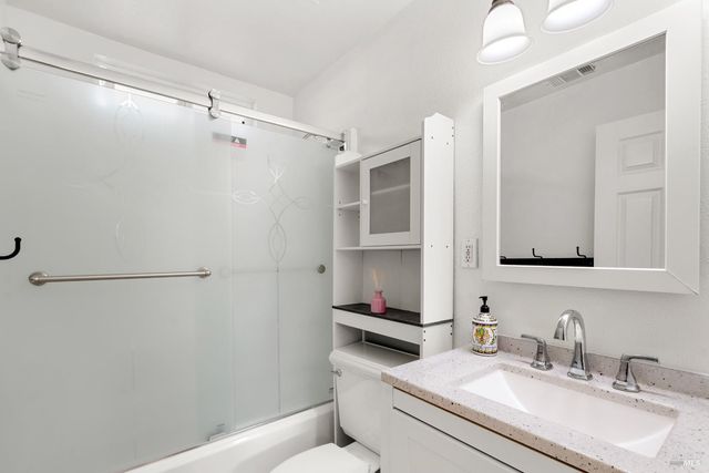 240 W Carolyn Dr, American Canyon, CA 94503