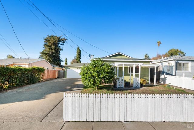 240 W Carolyn Dr, American Canyon, CA 94503