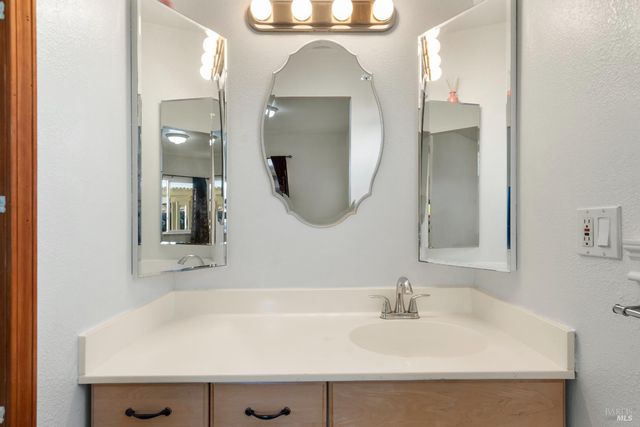 240 W Carolyn Dr, American Canyon, CA 94503