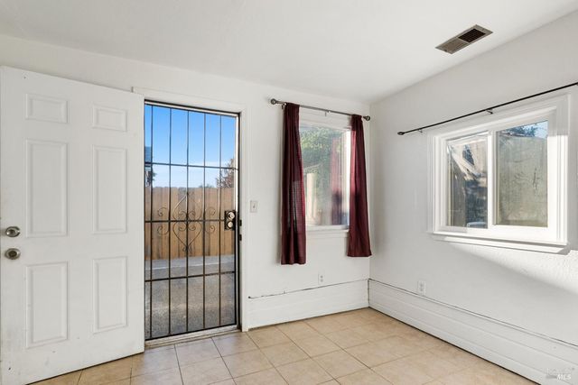 240 W Carolyn Dr, American Canyon, CA 94503