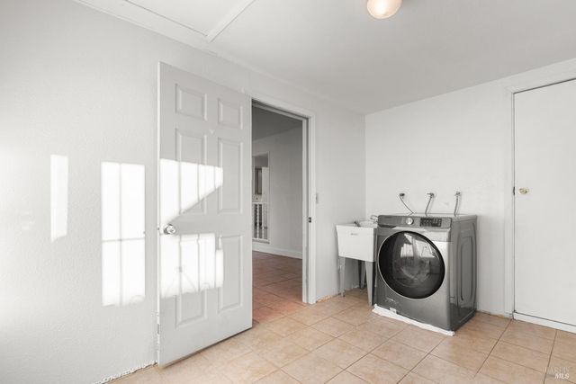 240 W Carolyn Dr, American Canyon, CA 94503