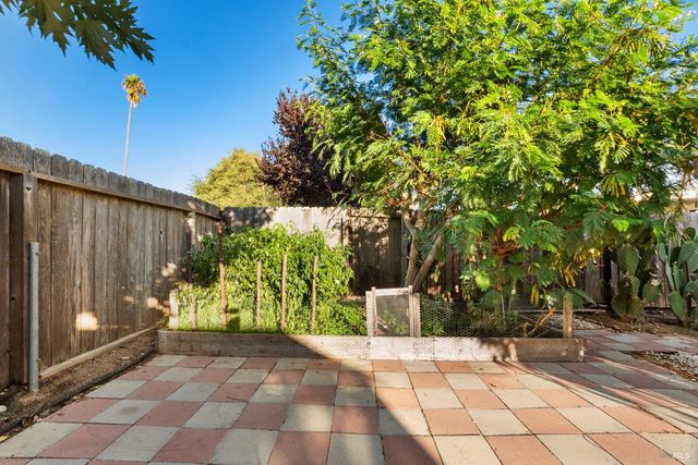 240 W Carolyn Dr, American Canyon, CA 94503
