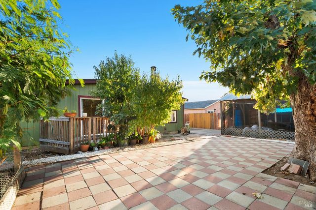 240 W Carolyn Dr, American Canyon, CA 94503