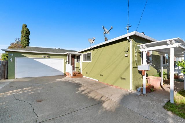 240 W Carolyn Dr, American Canyon, CA 94503