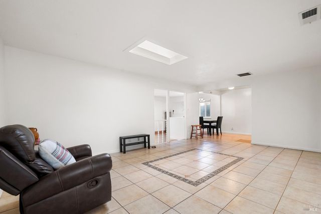 240 W Carolyn Dr, American Canyon, CA 94503