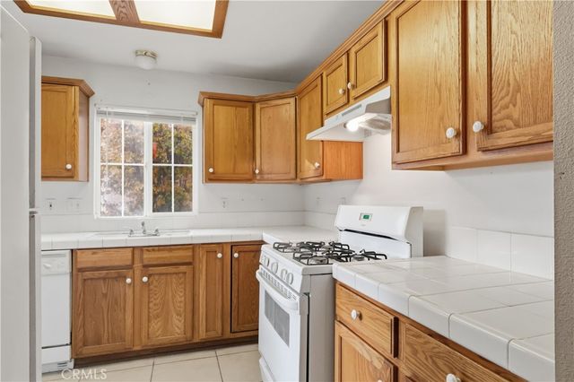 19020 Stoddard Way, Apple Valley, CA 92308