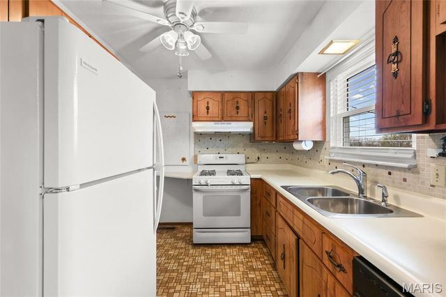 5416 Cherryview Lane, St Louis, MO 63128