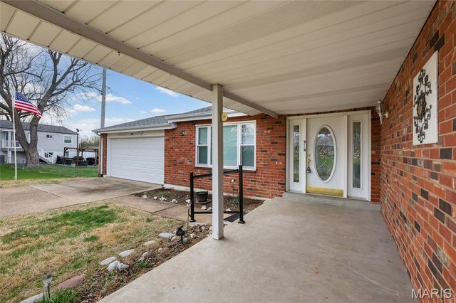 5416 Cherryview Lane, St Louis, MO 63128