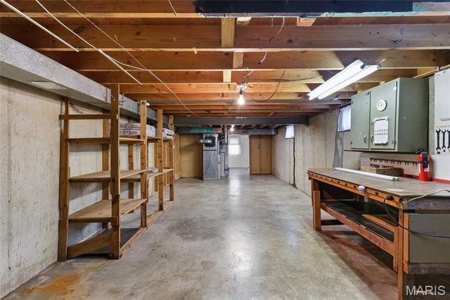 5416 Cherryview Lane, St Louis, MO 63128