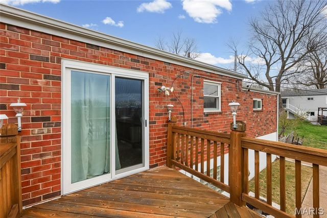 5416 Cherryview Lane, St Louis, MO 63128