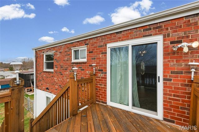 5416 Cherryview Lane, St Louis, MO 63128