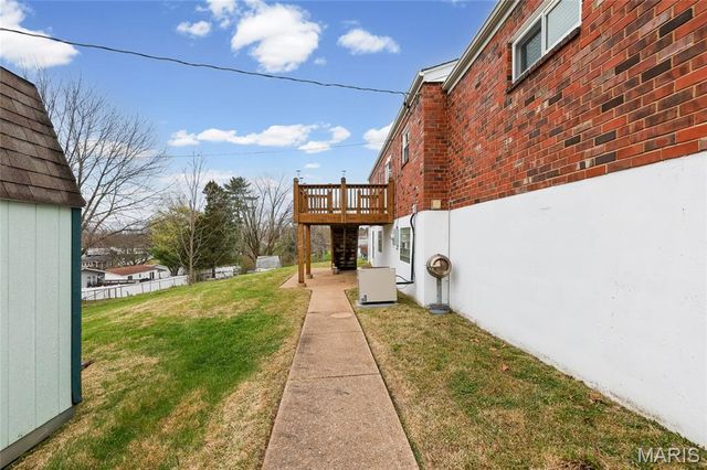 5416 Cherryview Lane, St Louis, MO 63128