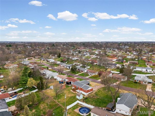 5416 Cherryview Lane, St Louis, MO 63128