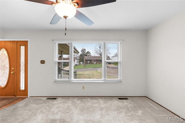 5416 Cherryview Lane, St Louis, MO 63128