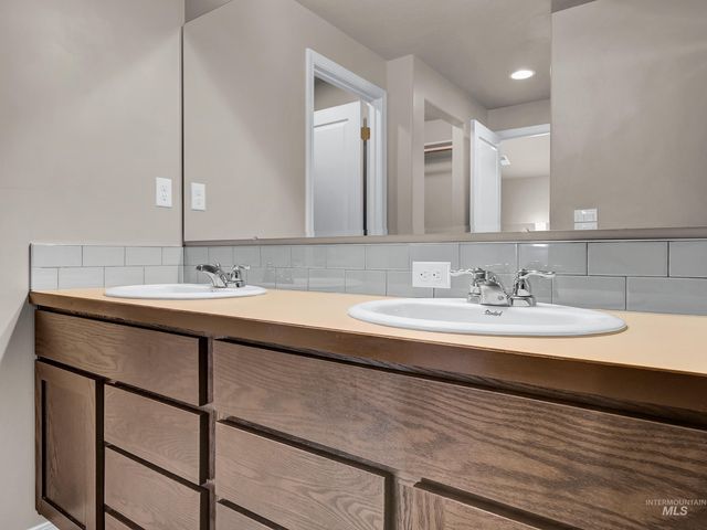 5520 Boomerang Way, Caldwell, ID 83607