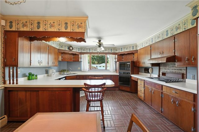 2560 Blossom Ln, Neshannock Twp, PA 16105