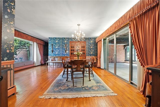 2560 Blossom Ln, Neshannock Twp, PA 16105