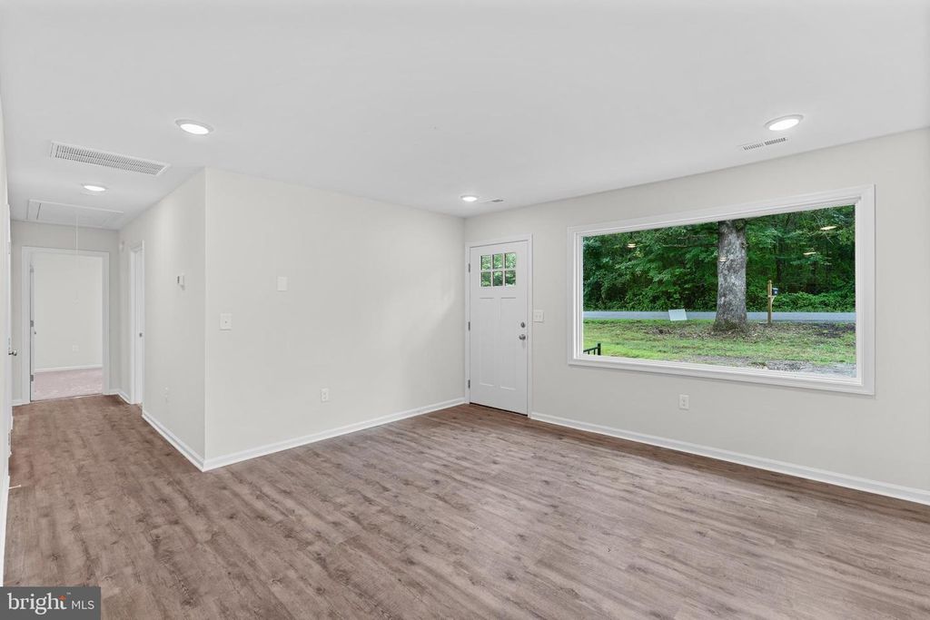 23167 FILE RD, Bowling Green, VA 22427