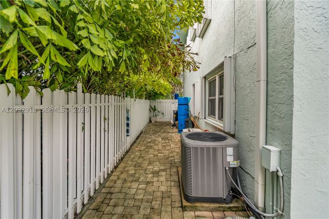 663 Ponce De Leon Dr 2, Fort Lauderdale, FL 33316