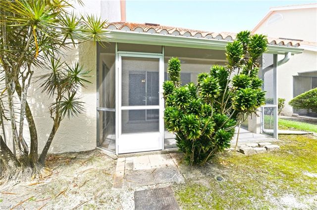 4718 Via Carmen, Naples, FL 34105