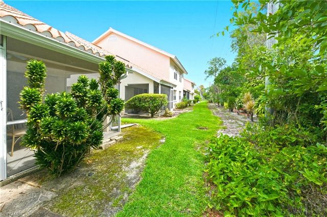 4718 Via Carmen, Naples, FL 34105