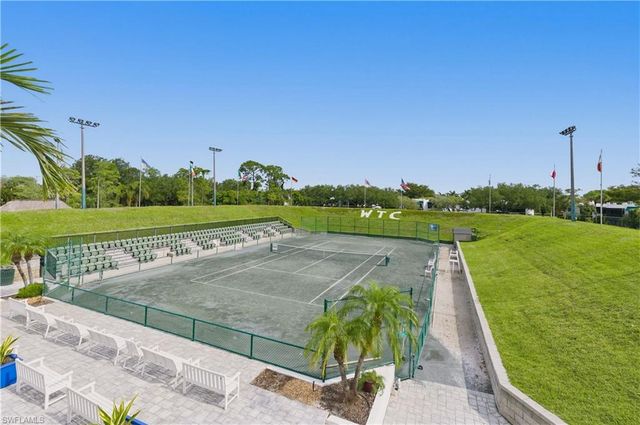 4718 Via Carmen, Naples, FL 34105