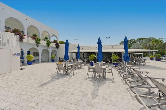 4718 Via Carmen, Naples, FL 34105