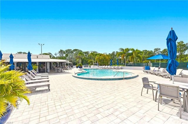 4718 Via Carmen, Naples, FL 34105