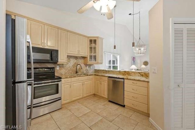 4718 Via Carmen, Naples, FL 34105
