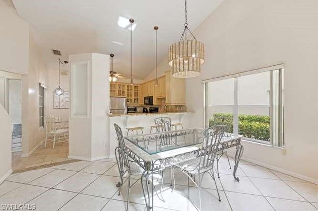 4718 Via Carmen, Naples, FL 34105
