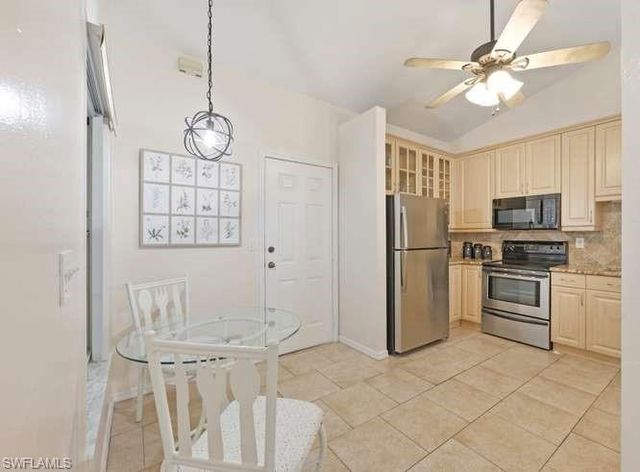 4718 Via Carmen, Naples, FL 34105