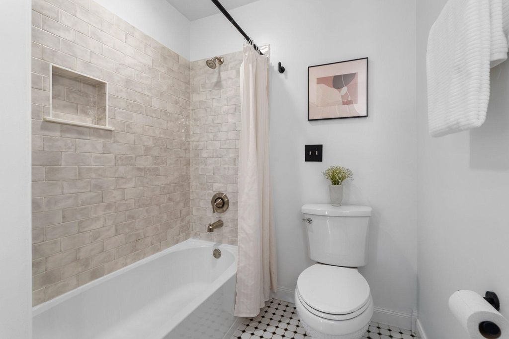 Image 24 of property listing at 759 OELLA AVE, Ellicott City, MD 21043