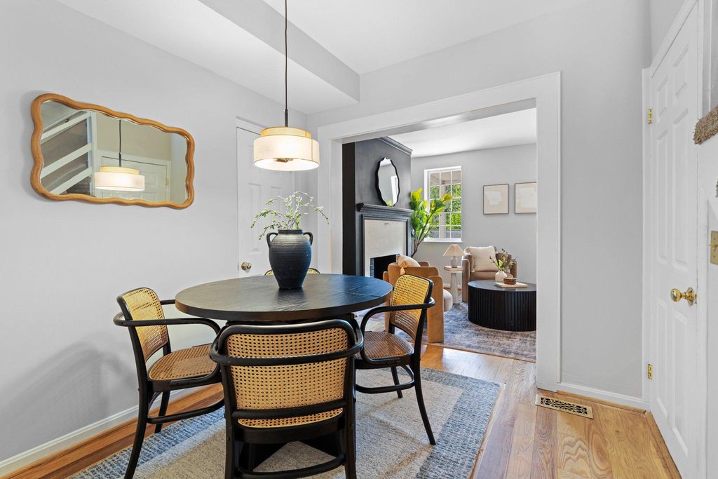 Image 8 of property listing at 759 OELLA AVE, Ellicott City, MD 21043
