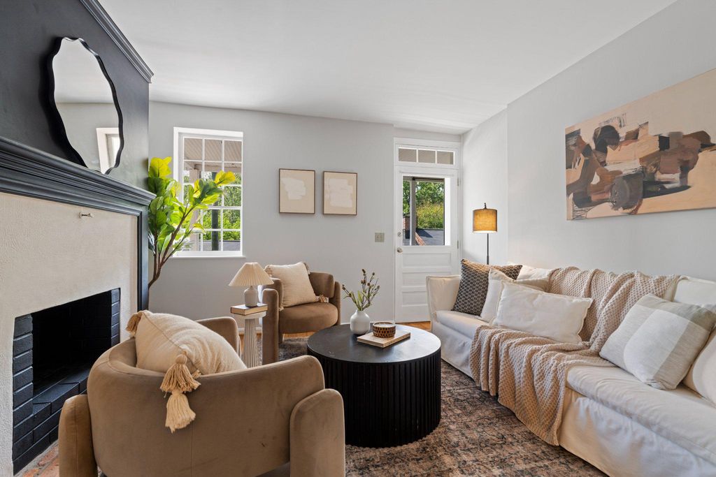 Image 10 of property listing at 759 OELLA AVE, Ellicott City, MD 21043